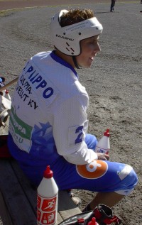 Olli Piippo avasi juoksutilin. Ansaittu lepotauko kunnarin j�lkeen.